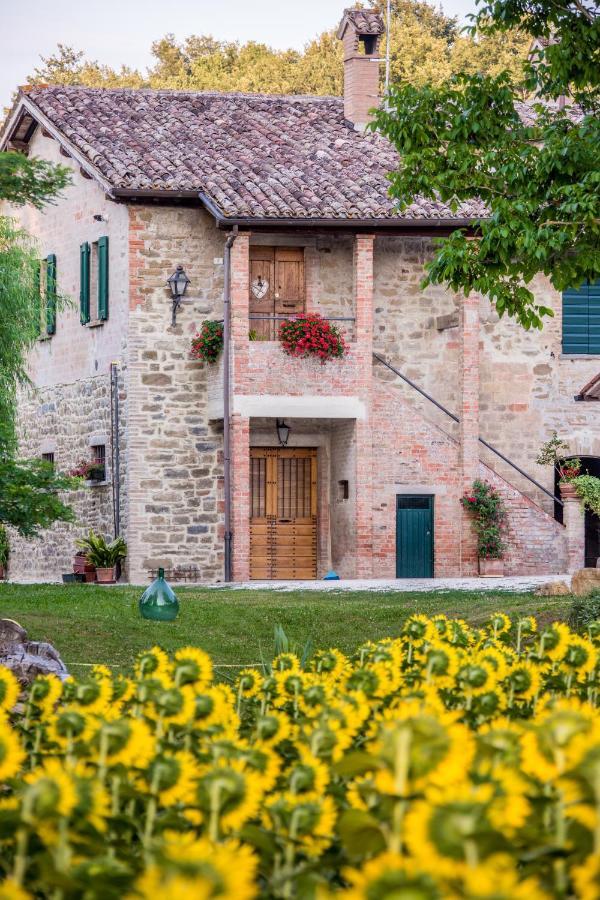 B&B Ponte La Pietra Gubbio Eksteriør bilde