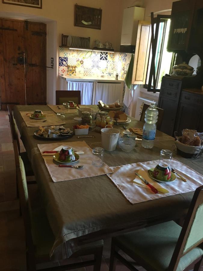 B&B Ponte La Pietra Gubbio Eksteriør bilde